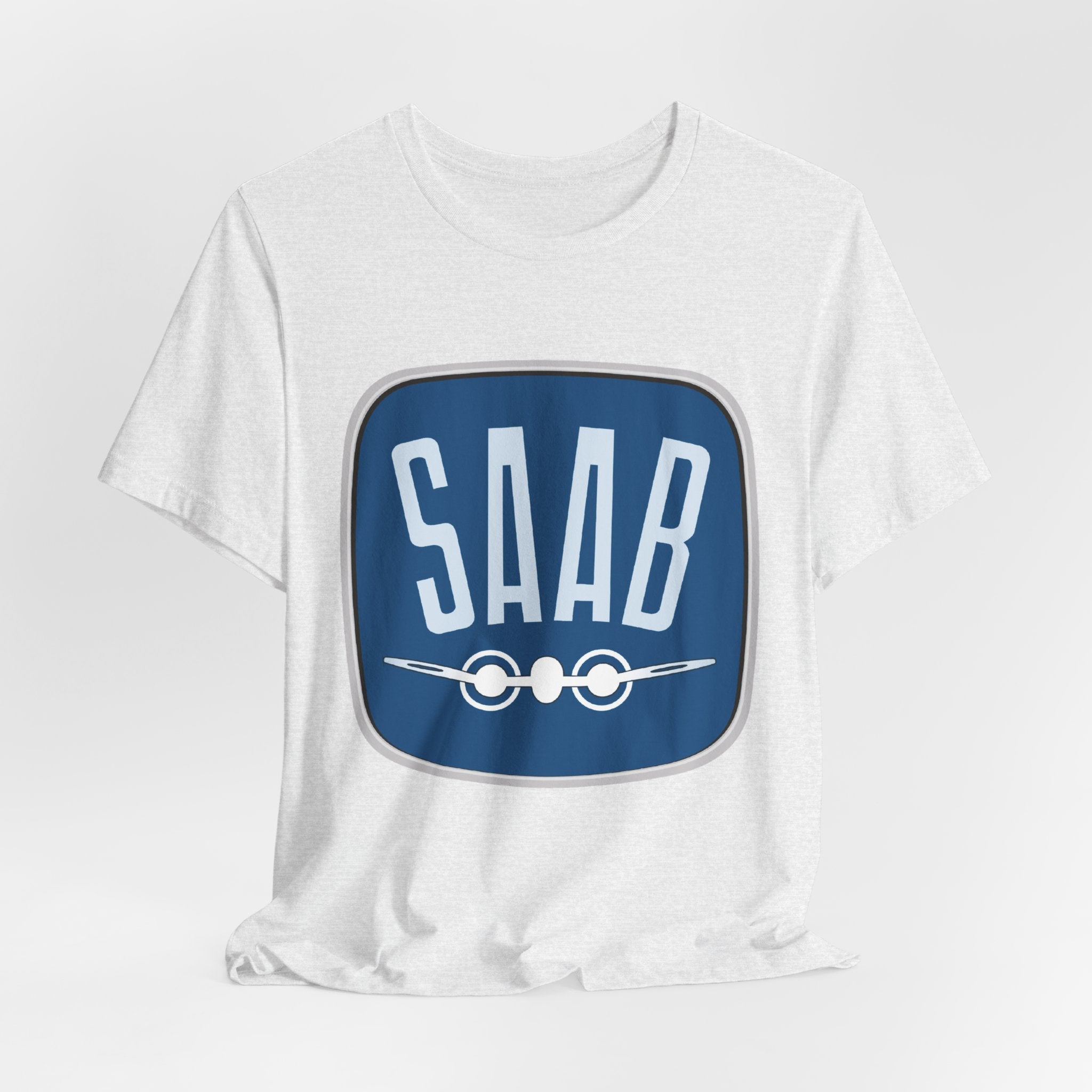 SAAB Retro Logo T-Shirt – Klassisk unisex tee i Airlume bomull | PatrikA